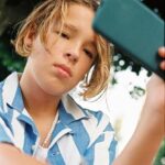 "Como o Futuro do TikTok Pode Impactar a Identidade e a Expressão de Gerações Jovens: O Testemunho de Valentino, Filho de Ricky Martin"