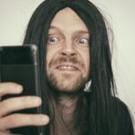 "Como uma Interação Inesperada no Met Gala de 2014 Transformou Carmelo Anthony e Rihanna em Ícones da Cultura Pop"