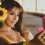 "Pabllo Vittar: Momentos Íntimos e Interações Surpreendentes com Fãs em Festa no Rio de Janeiro"