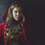 "Robbie Williams se desculpa por comentários etaristas sobre Madonna: uma reflexão sobre respeito e diversidade na música"