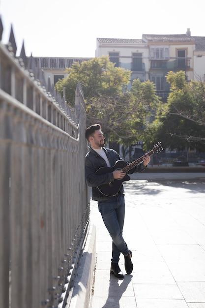 "Fito Páez no Zócalo: O que esperar do concerto gratuito que celebra 40 anos de sua carreira?"