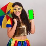 "Anitta Revela Detalhes Surpreendentes de Seu Desfile no Carnaval de Salvador e a Influência do Axé em Sua Carreira"