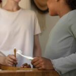 "Amizades Femininas: Como Relações de Apoio Transformam Vidas e Desafiam Estereótipos na Sociedade Atual"