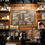 "Indenizações Milionárias: Cafés na Rússia São Condenados por Violação de Direitos Autorais de Artistas Internacionais"