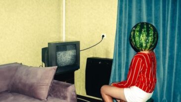 "Como o Documentário 'O Sétimo Rebelde' Reacende a Nostalgia e Explora o Impacto Cultural do RBD em Gerações"