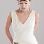 "Os Bastidores do Vestido de Noiva de Madonna: Como um Contratempo Quase Impediu a Entrega a Tempo em 1985"
