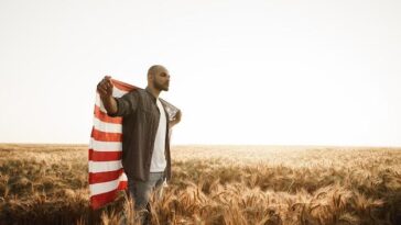 "Patriotismo e Identidade: Como Afro-Americanos Reescrevem a Narrativa da América"