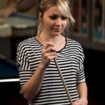 "Sabrina Carpenter Responde a Críticas sobre sua Imagem: Um Olhar sobre o Empoderamento Feminino na Indústria Musical"