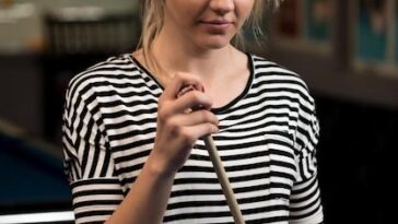 "Sabrina Carpenter Responde a Críticas sobre sua Imagem: Um Olhar sobre o Empoderamento Feminino na Indústria Musical"