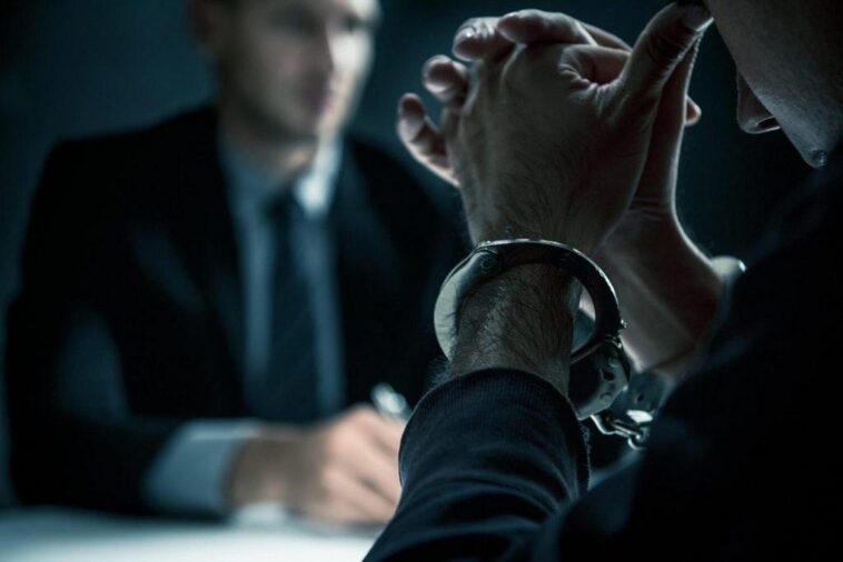 "Tesoureiro do Partido Democrata LGBT da Flórida é preso por acusações de pornografia infantil: O que as investigações revelam?" 1 "Tesoureiro do Partido Democrata LGBT da Flórida é preso por acusações de pornografia infantil: O que as investigações revelam?"