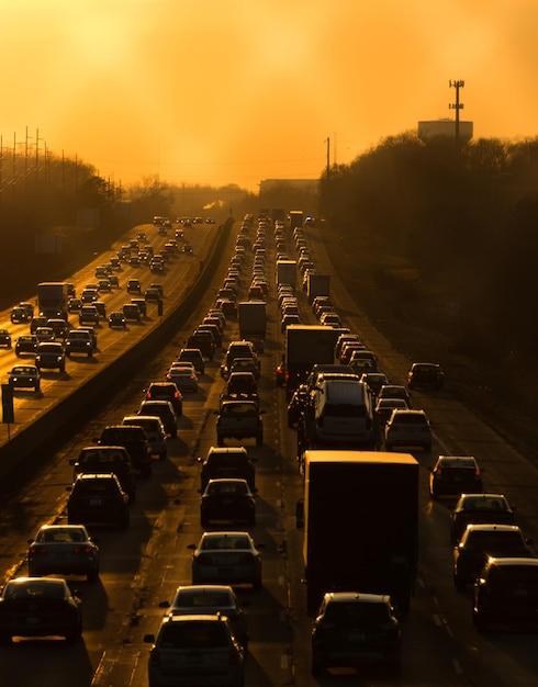 Congestionamento na Estrada do Coco: O que está por trás dos engarrafamentos frequentes na BA-099?