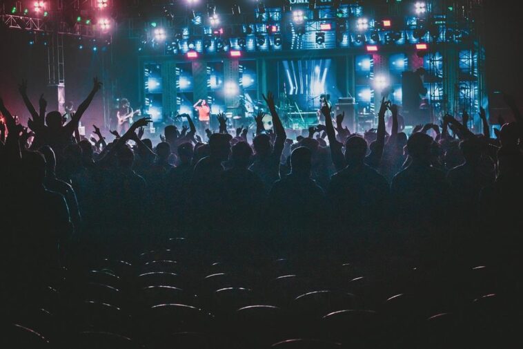 "Festival de Verão Salvador: Como a Música Brasileira se Reinventou em um Evento que Celebrou Diversidade e Inclusão"