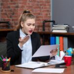 "Desafios da Educação Online: A Volta ao Presencial de Oksana Razygraeva e o Que Isso Revela sobre o Futuro do Ensino"