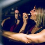 "Drag Discovery: Como Minneapolis Está Redefinindo a Arte Drag em um Cenário de Competição e Comunidade"