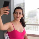 "Anitta e a Intolerância Religiosa: O Impacto de Suas Postagens nas Redes Sociais e a Luta pela Aceitação"