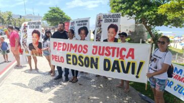 amília de Edson Davi realiza ato em memória de seu desaparecimento e denuncia falhas no enfrentamento aos desaparecimentos no RJ