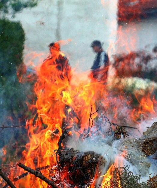 "Incêndios em Essen: O que está por trás da onda de incêndios que mobiliza bombeiros e preocupa a comunidade?"