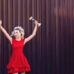 "Lady Gaga Celebra 14º Grammy e Lança Novo Single: O Que Está Por Trás da Sua Mensagem de Amor e Autenticidade?"
