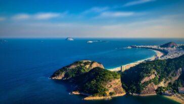 "Show de Lady Gaga em Copacabana: O que esperar do evento que promete transformar a orla carioca em um marco cultural?"