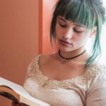 "Biblioteca de St. Paul promove evento de leitura infantil com drag performer e debate sobre diversidade e aceitação"