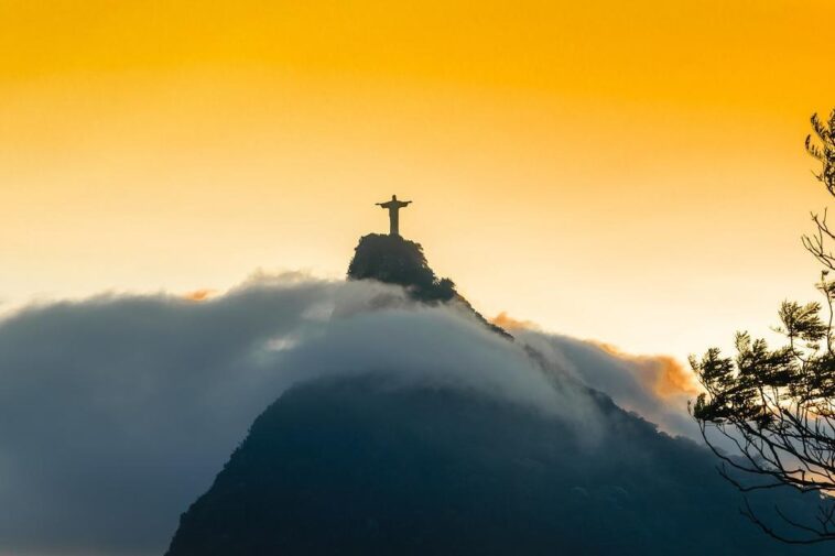 "Pré-Carnaval no Rio: Como os Blocos de Rua Estão Transformando a Cidade em um Epicentro de Alegria e Diversidade"