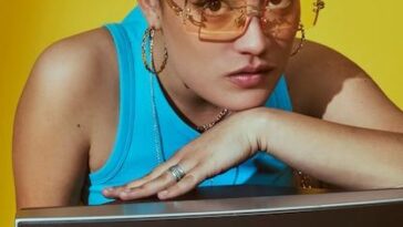 "Rihanna Muda Foto de Perfil e Gera Expectativa: Como a Nova Imagem Pode Impactar o Lançamento dos Smurfs"