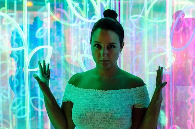 "Como a Meditação Ajuda Anitta a Equilibrar sua Vida Pessoal e Artística em Meio à Agitação do Show Business"