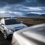 "Investigação Revela Conduta Discriminatória de Sargento da Polícia de Edmonton: Consequências e Impactos na Comunidade LGBT"