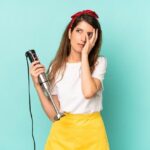"Ariana Grande Revela os Desafios da Fama e sua Busca por Autenticidade em Nova Entrevista"