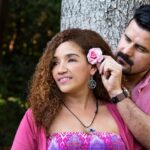 "Como a Modelo Deisy Arvelo Redefine a Beleza e a Autenticidade aos 48 Anos: Uma Reflexão Sobre Glamour e Positividade"