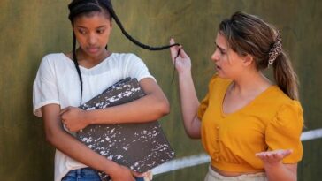 "Desafios da Maternidade: MC Rebeca Reflete sobre o Racismo e a Criação de sua Filha em um Mundo Injusto"