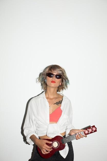 "Taylor Swift Supera Madonna e Faz História no Reino Unido: O Que Está Por Trás da Nova Conquista?"