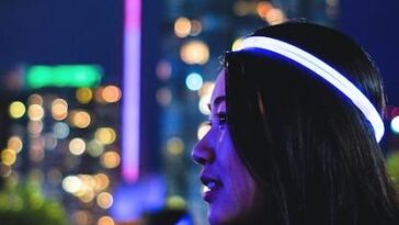 "Após Queda Surpreendente em Clube de Sydney, Raygun Reflete sobre Fama e 'Hangxiety' em Nova Era da Cultura Pop"
