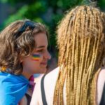 "Festival Chéries & Chéris: Como o Cinema LGBTQIA+ Reflete Lutas Sociais e Políticas em Tempos de Mudança"