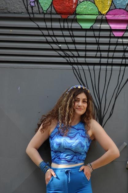 "Anitta Inova em Pré-Carnaval com Look de Tenista e Convidados Especiais; O Que Esperar dos Ensaios em Curitiba?"