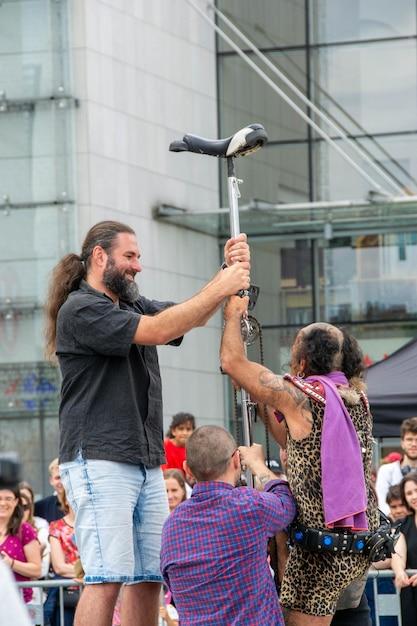 "Festival Drama Queer Enfrenta Crise Financeira Após Corte de Apoio Governamental: Ativistas Mobilizam Campanha de Arrecadação"