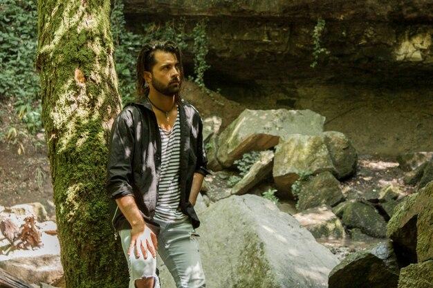 "Ricky Martin Lança Coleção de Vinil: Como os EPs 'PAUSA' e 'PLAY' Refletem a Resiliência da Música Durante a Pandemia?"