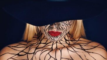 "Lady Gaga Revela Pistas Enigmáticas de 'Mayhem': O Que as Letras Ocultas Podem Revelar Sobre Seu Novo Álbum?"