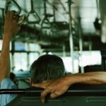 "Como um ônibus de turnê de luxo está transformando o transporte de artistas e promovendo a sustentabilidade na indústria musical"