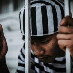 "Condenação de homem por ameaças a Brittany Higgins revela um padrão alarmante de ódio online: o que isso significa para a segurança das vítimas?"