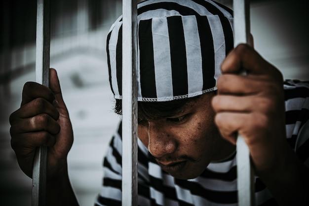 "Condenação de homem por ameaças a Brittany Higgins revela um padrão alarmante de ódio online: o que isso significa para a segurança das vítimas?"