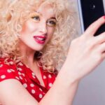 "Madonna sem filtros: O que a nova postagem revela sobre sua autenticidade e os próximos lançamentos?"