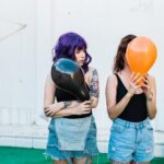 "Eventos Queer em Austin: Uma Análise da Cultura e Comunidade em Meio à Diversidade"