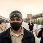 "Comportamento Racista e Abusivo em Voo da easyJet: O Caso de Christopher Burgess e as Implicações para a Segurança Aérea"