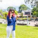 "Descontentamento entre fãs: Anitta ignora admiradores em Florianópolis e gera críticas nas redes sociais"