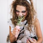 Ariana Grande Revela Itens Inusitados que Levou para Casa Após Filmagens de "Wicked" e o Significado Por Trás deles