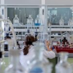 "Estudo Revela Taxa Alarmante de Suicídio entre Médicas nos EUA: Fatores de Risco e Desigualdades em Foco"