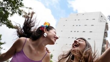 "Carnaval do Rio de Janeiro: Como a Comunidade LGBTQIA+ Está Transformando a Celebração em um Festival de Diversidade e Inclusão"