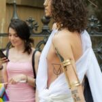 "Madonna Provoca Novas Controvérsias com Imagens Ousadas e Anúncio de Álbum: O Que Está por Trás da Revolta?"