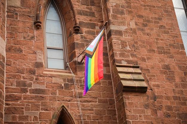 Vandalismo em Igreja Metodista de Bradley: A Comunidade Reage e Reafirma Compromisso com a Inclusão e Diversidade